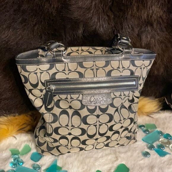 Coach purse (4107)  - Picture 1 of 16